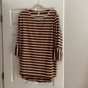 Tickled Teal. Size 2x tunic